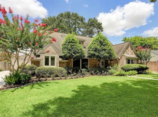 12718 Trail Hollow Dr, Houston, TX 77024