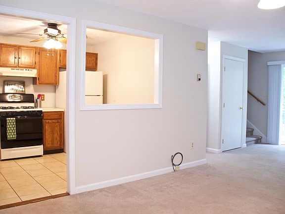 2nd image of 106 Woodhaven Ct