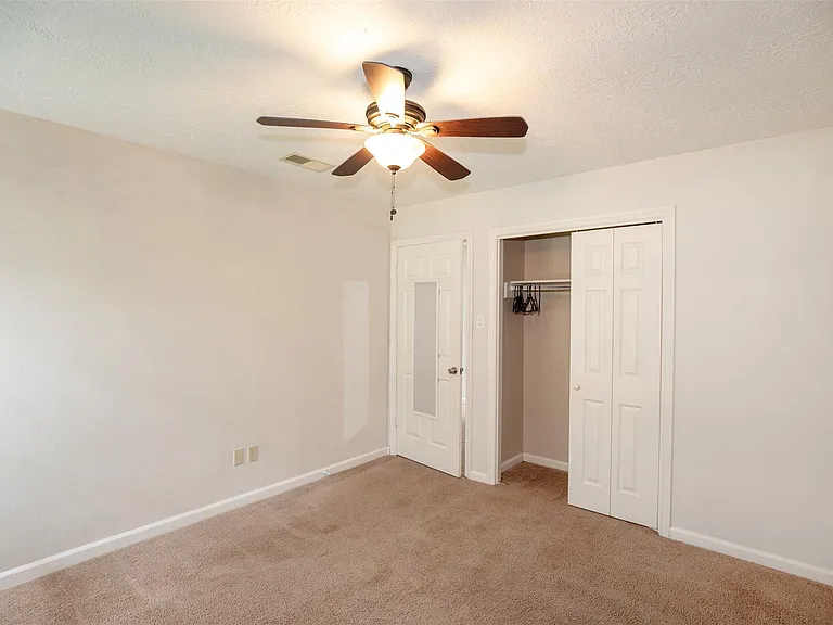 15106 Silverman St — Photo 24