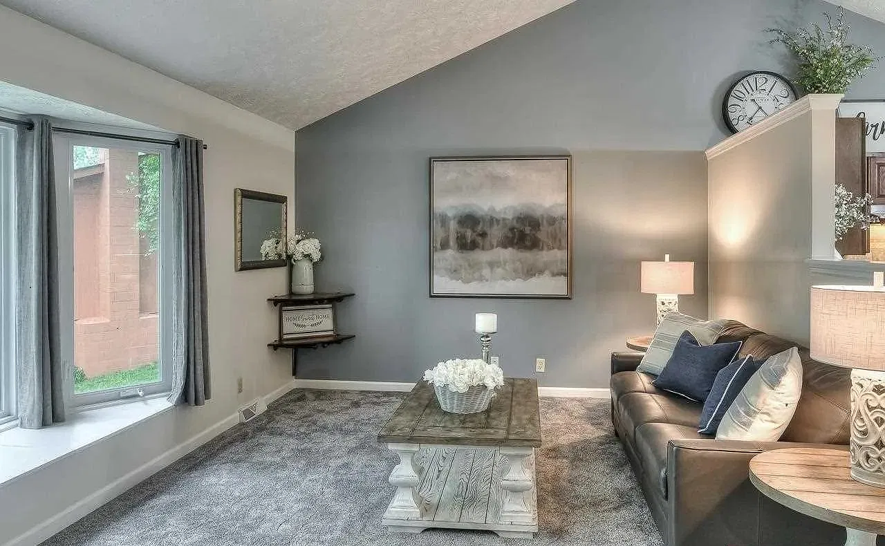 3 bed, 2462 sqft, $2,500 — Photo 2
