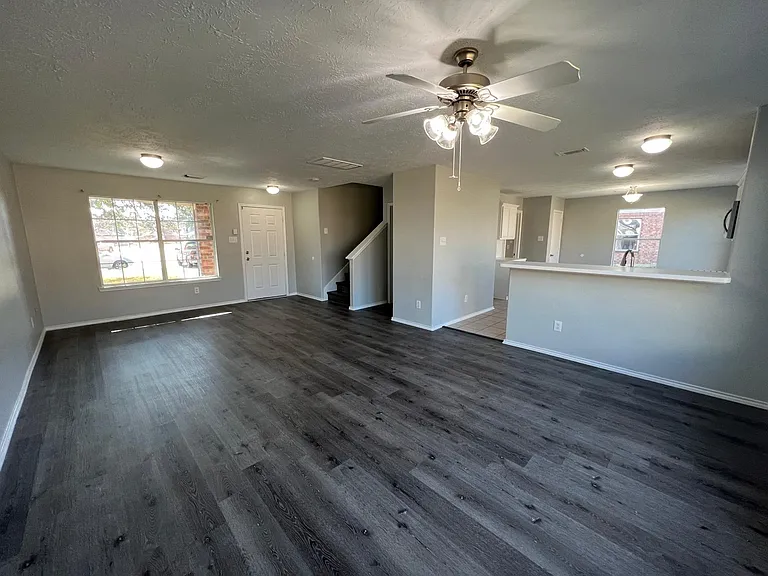 19451 Nasworthy Dr — Photo 17