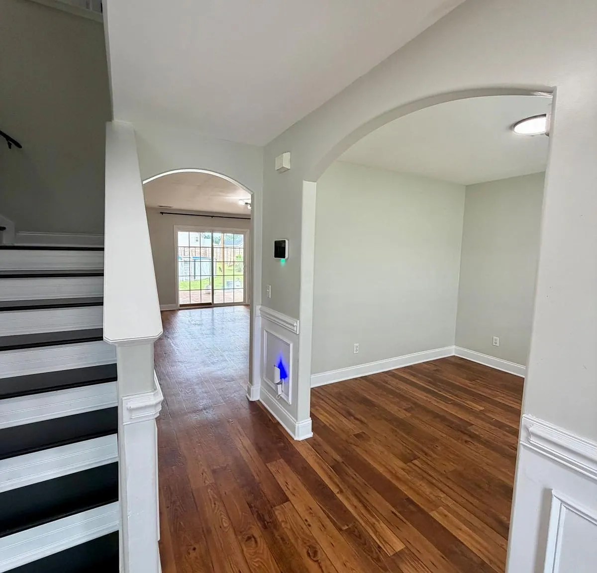 4 bed, 2.5 bath, 2481 sqft, $2,500 — Photo 2