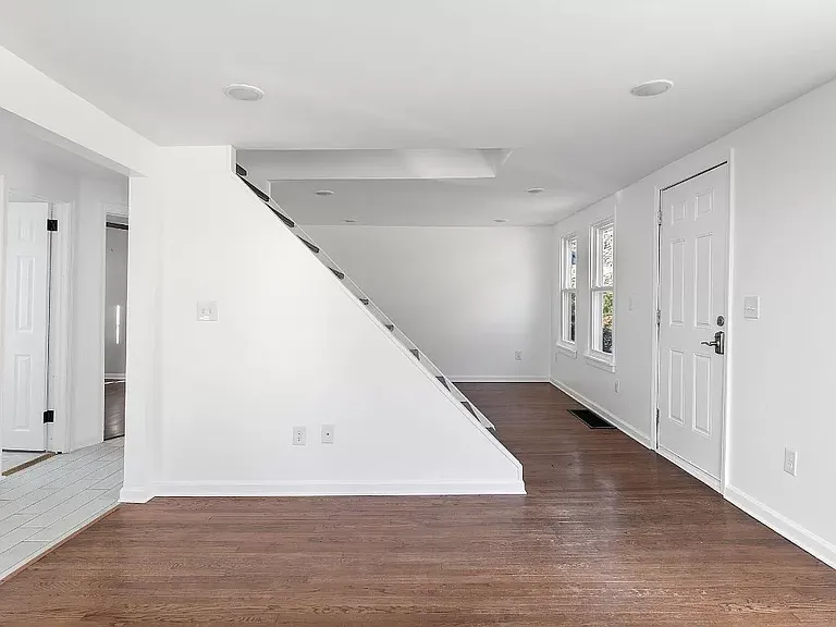 56 Powers Rd — Photo 25