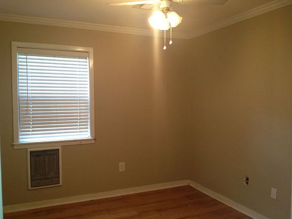 4th image of 203 Leota Ln
