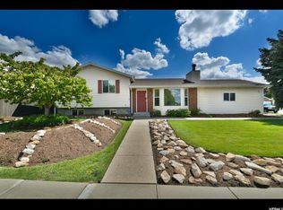 2208 E Newcastle Dr, Sandy, UT 84093