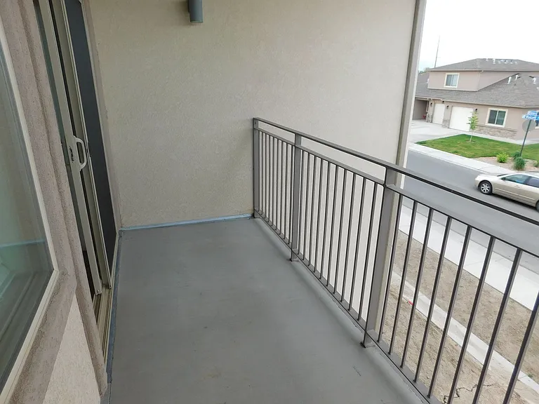 668 Brookwillow Dr — Photo 13