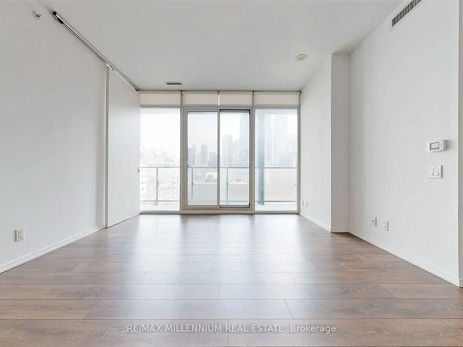 Tableau Condos — Photo 3