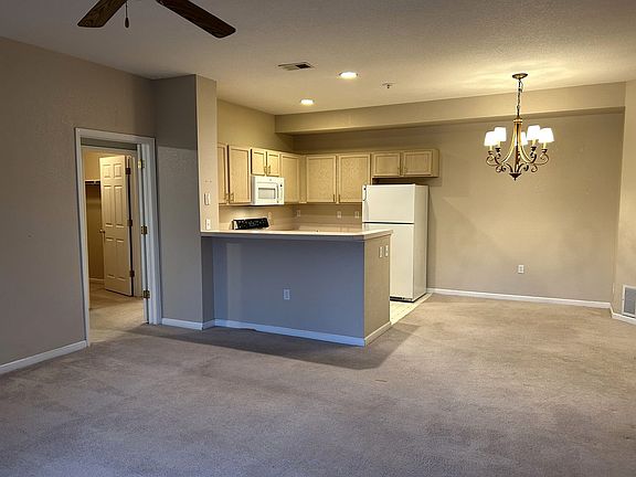 4th image of 5225 White Willow Dr APT O120