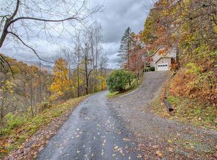 625 Countryside Dr, Waynesville, NC 28785
