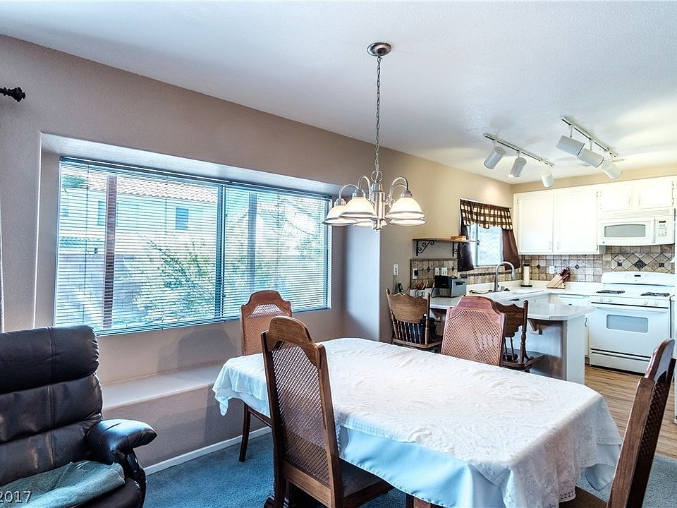 2nd image of 2527 River Oaks Dr