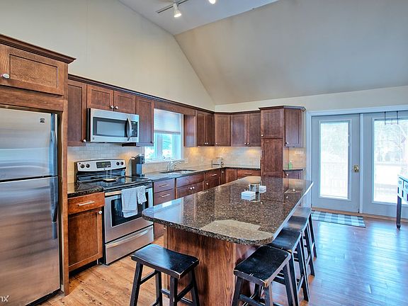 CC Lane Apt-3