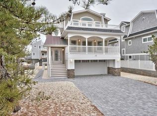 11 E Gloucester Ave, Beach Haven, NJ 08008