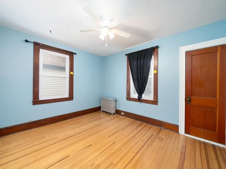 351 Somerset St — Photo 22