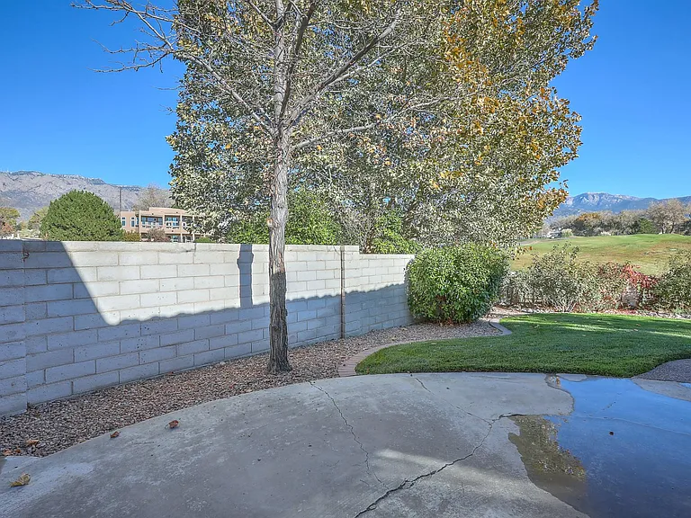 11240 Los Lagos NE — Photo 25
