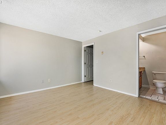 4th image of 1470 SE Walnut St APT 106