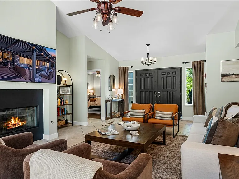 39490 Regency Way — Photo 7