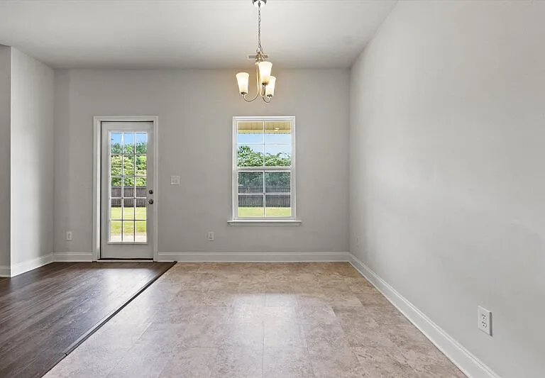 292 Abercorn Dr — Photo 14
