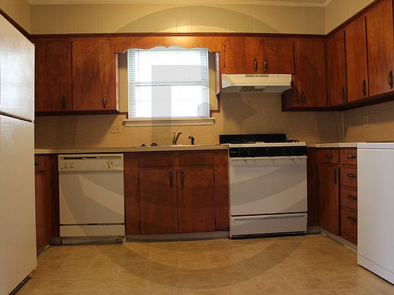 4th image of 1109 W Scenic Dr