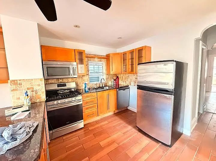 1st image of 31 W 34th St #2