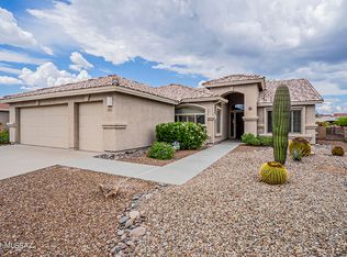 1811 E Redstart Rd, Green Valley, AZ 85614