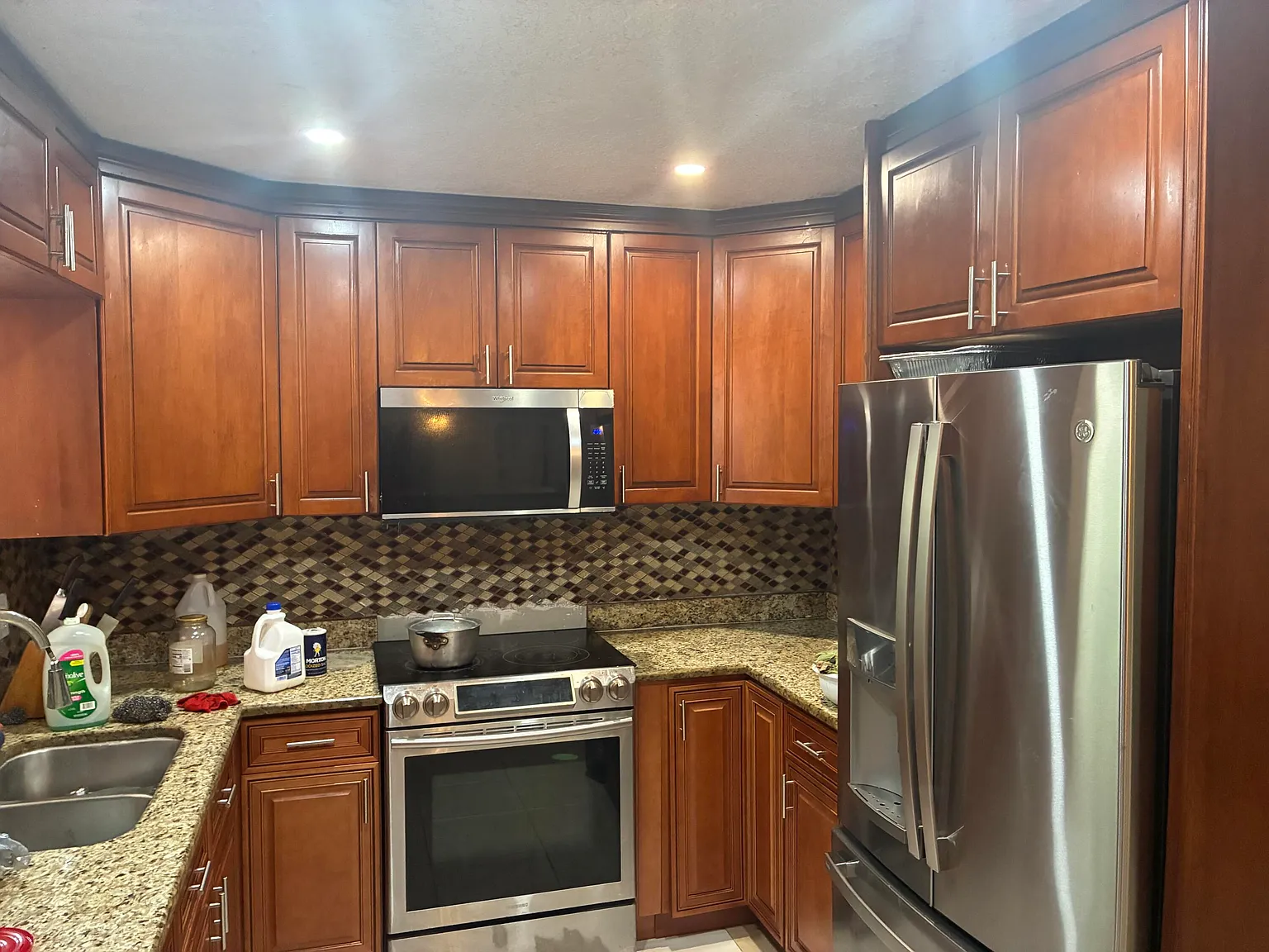 3 bed, 2.0 bath, 1538 sqft, $2,999 — Photo 2