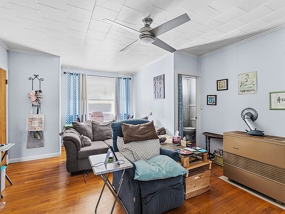 5th image of 430 William St