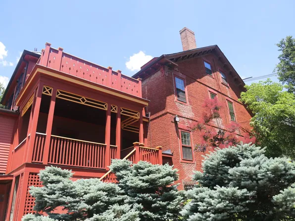 392 Benefit St #1, Providence, RI 02903