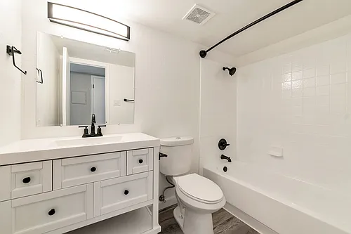 2726 E Beck Ln Photo 1