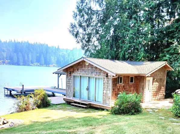 425 W Shore Loop Road, Snohomish, WA 98290