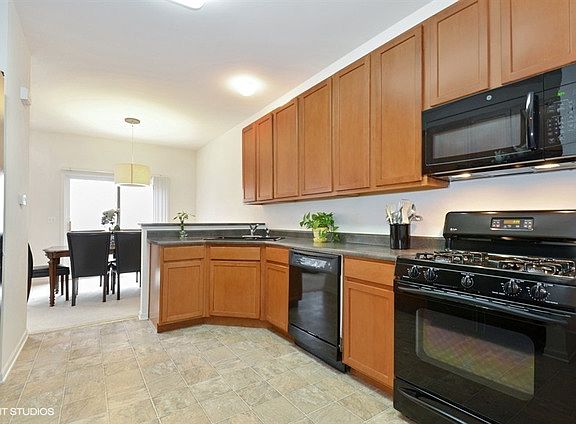3rd image of 376 N Tower Dr