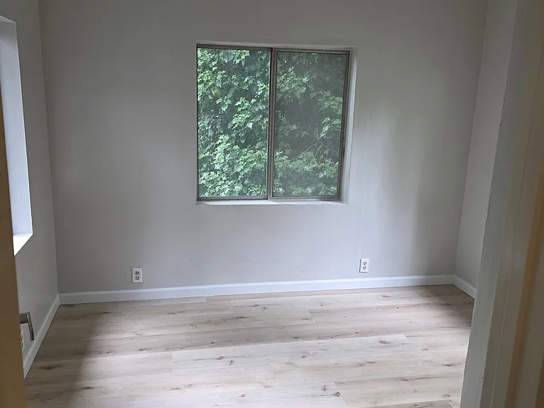 417 French Ave — Photo 12