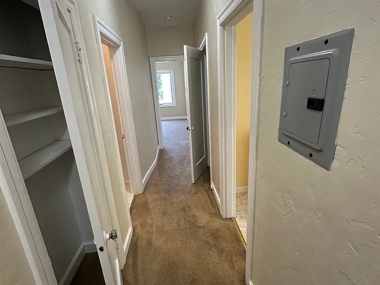 1672 Oxford St #1 — Photo 4
