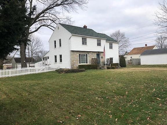 2nd image of 905 Atwater Ave