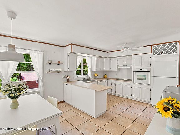 5th image of 94 Lodge Road