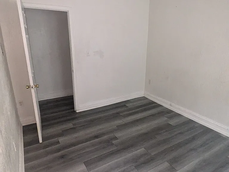 910 Randolph St #2 — Photo 6