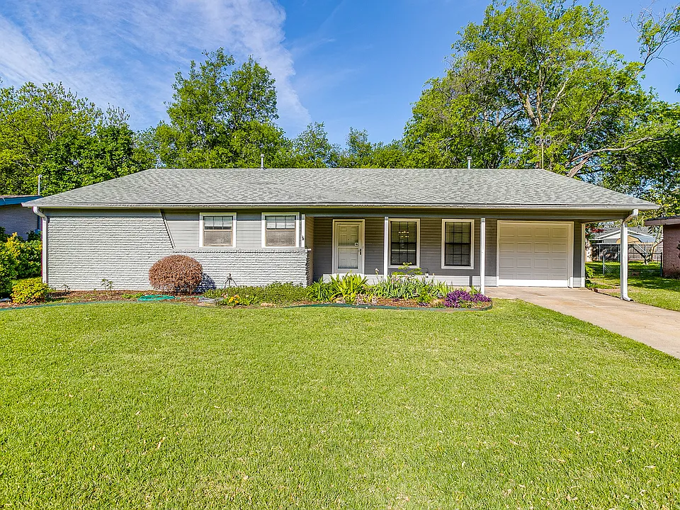 1104 Sproles Dr