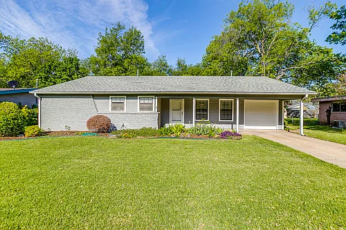 1104 Sproles Dr Photo 1