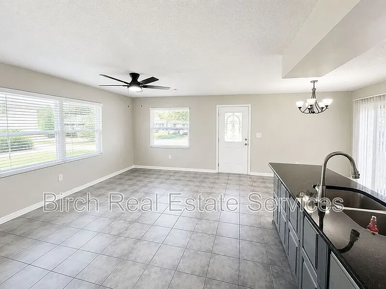 1017 Amble Ln — Photo 4