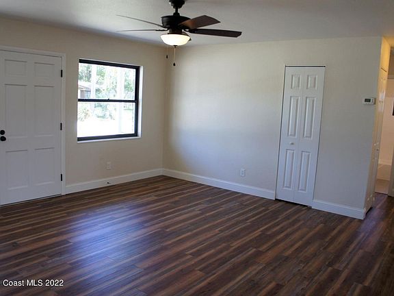 3rd image of 2455 Lakeview Dr