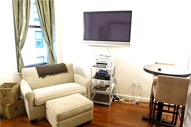 Rented by R New York