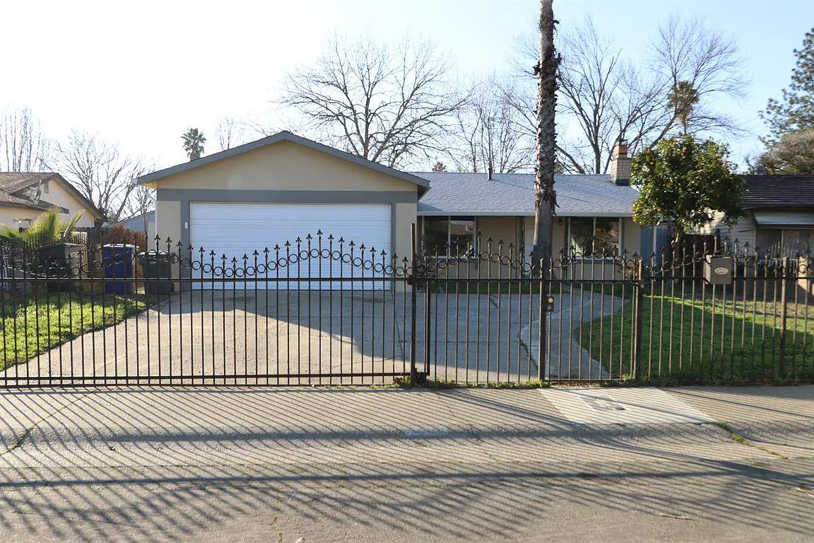 7708 Telfer Way photo 1