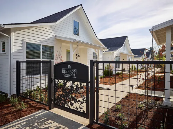 Blossom Cottages