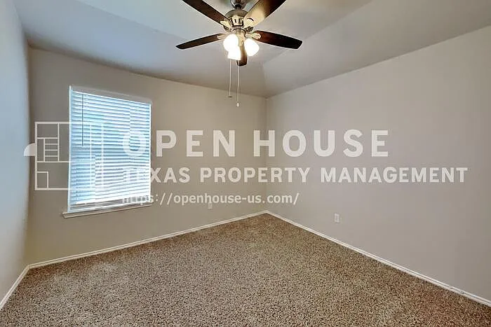 621 Soledad St — Photo 15
