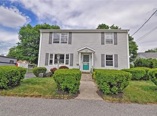 69 Maplecrest Dr, Pawtucket, RI 02861