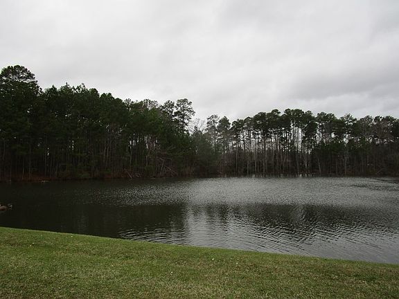 3rd image of 102 Tifton Dr E