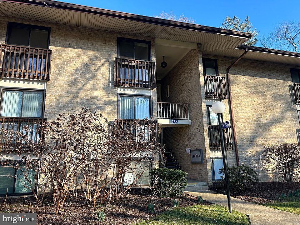 1st image of 756 Fairview Ave APT C
