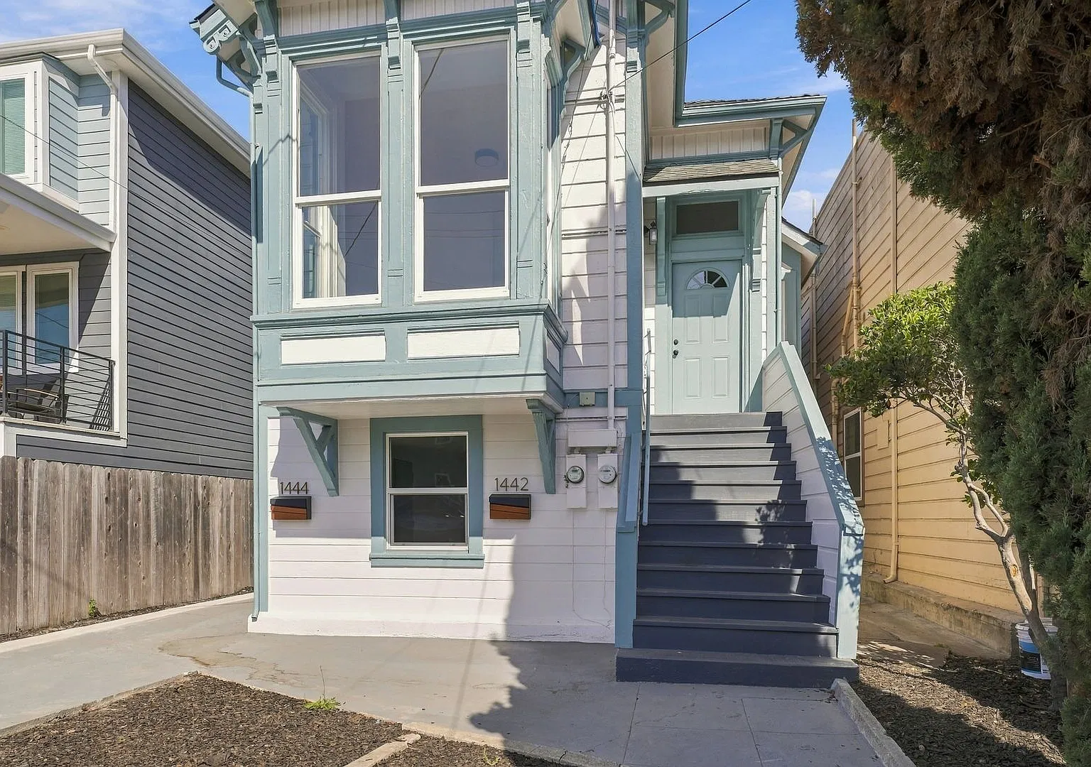 Newly Renovated 2-Bed, 1-Bath West Oakland Flat w/ In-Unit Laundry & Yard Access — Photo 2