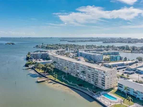 1847 Shore Dr S APT 511, South Pasadena, FL 33707