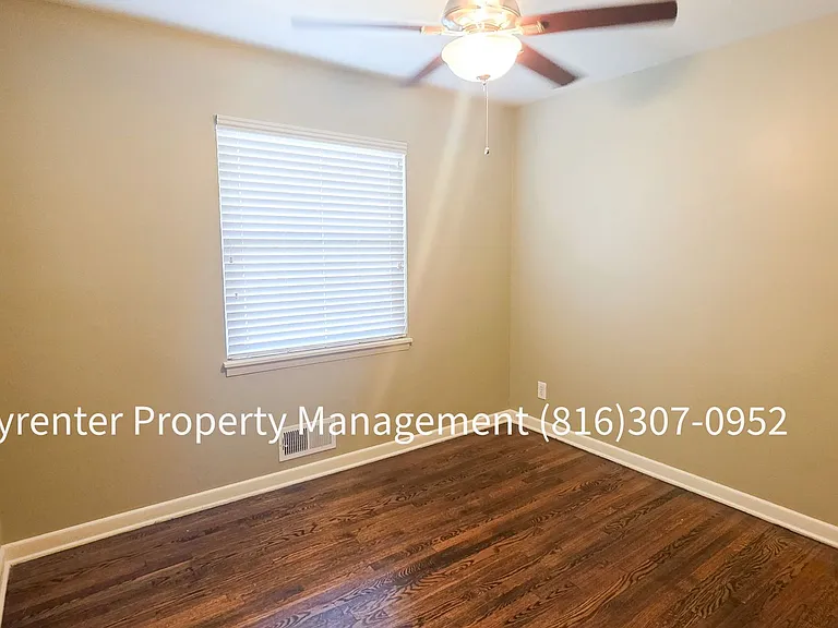 4308 Oak St — Photo 8