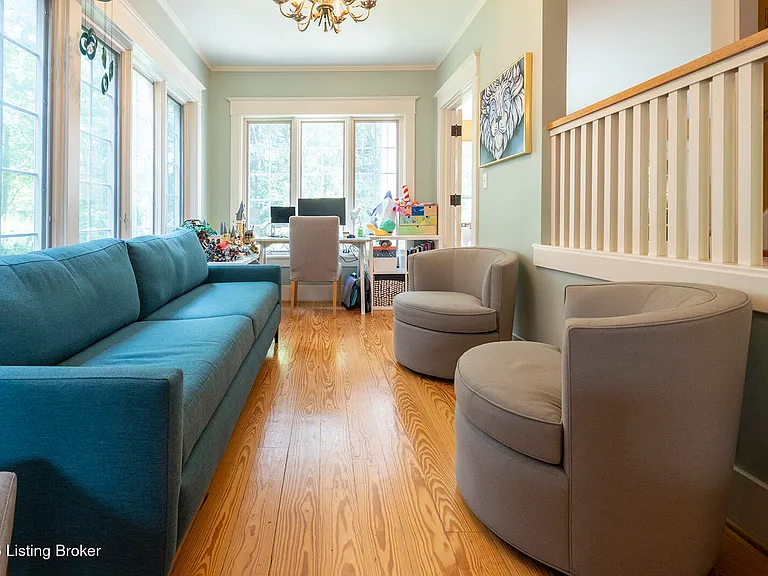 2424 Longest Ave — Photo 11